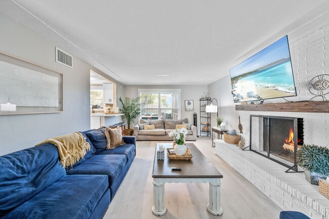 Photo - 366 W Osceola Ln Unit ID1245239P