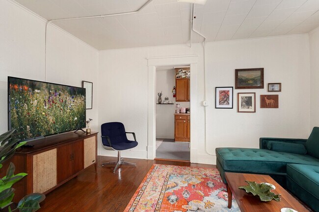Photo - 110 W Meadow St Unit SI FL2-ID1221801P