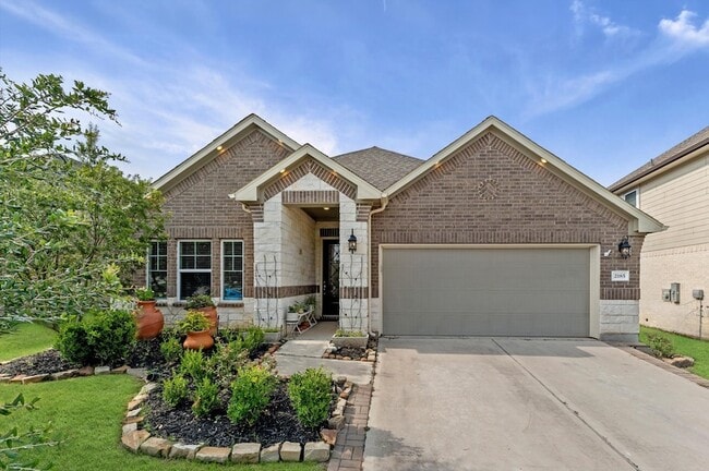 Building Photo - 2185 Woodland Pine Dr