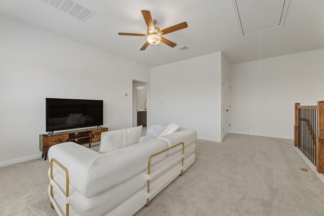 Photo - 2017 Ridge Runner Dr Unit SI ID1492674P