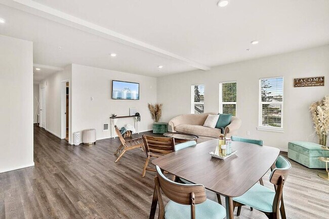 Photo - 704 E Wright Ave Unit ID1296630P