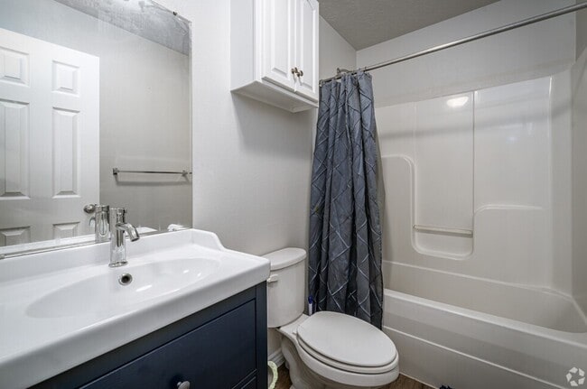 Photo - EAGLE CREST APARTMENTS