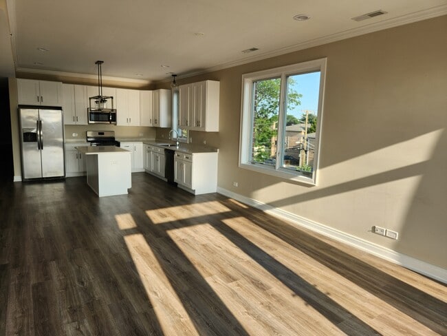 Kitchen/Living - Large 2 Bedroom Apartment with Heated Garage