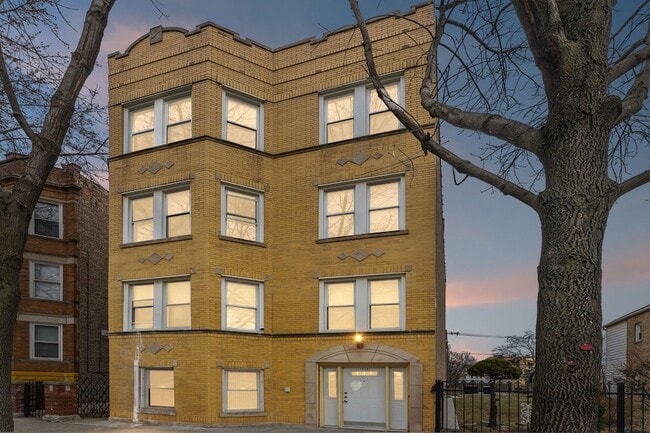 Building Photo - 1529 S Komensky Ave Unit 2