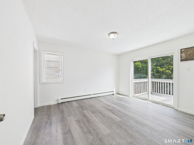 Building Photo - 25 Dewitt St Unit 2