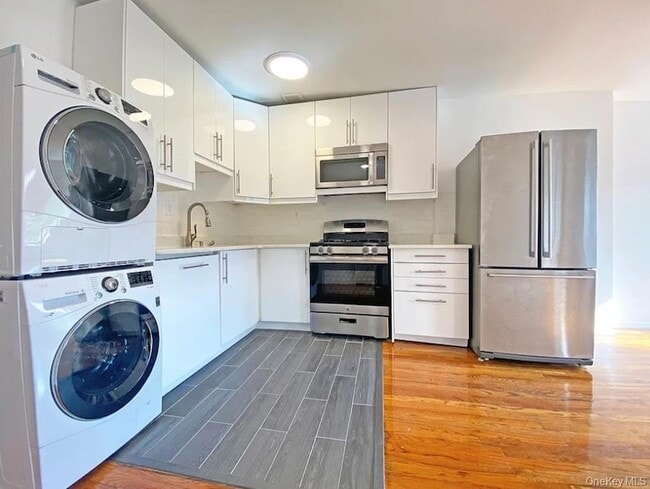 Photo - 166 Halsey St