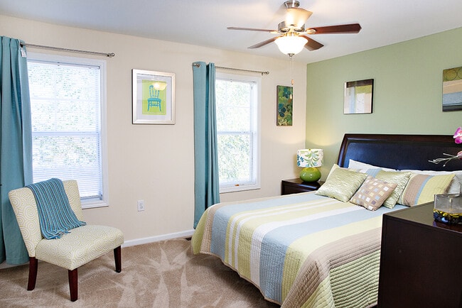 Photo - Longhill Pointe Apartments and Townhomes