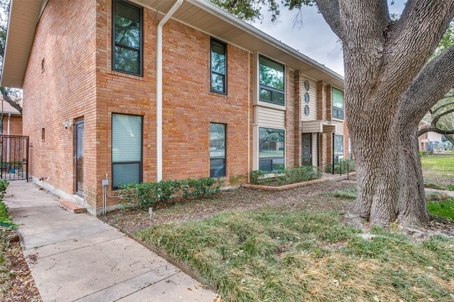 Photo - 10029 Regal Park Ln Unit 212C