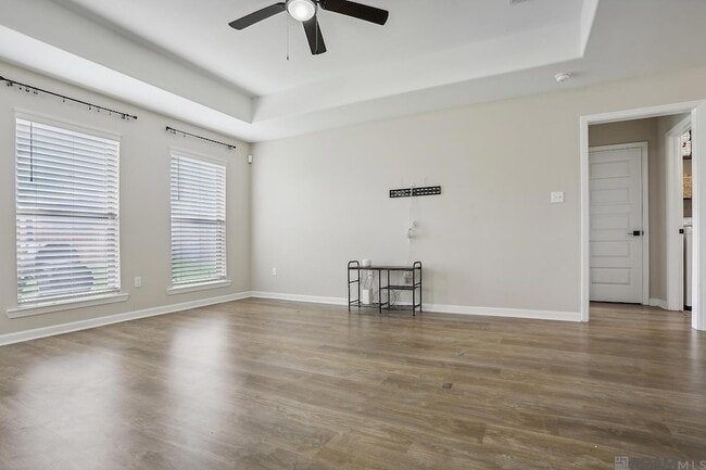 Photo - 659 Douglas Andrew Ave