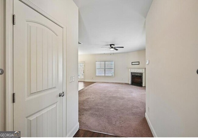 Photo - 256 Centerview Wy