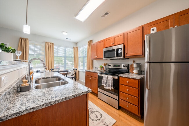 Building Photo - The Reserve at White Oak