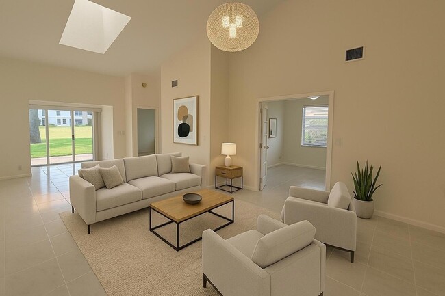 Photo - 5622 Royal Lake Cir