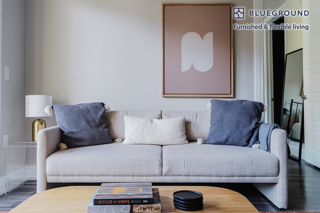 Photo - 3201 Esperanza Crossing Unit FL4-ID286