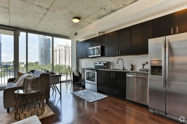 Studio - 622 SF - SkyHouse Buckhead