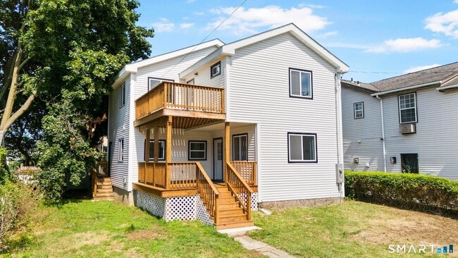 Photo - 810 Brewster St