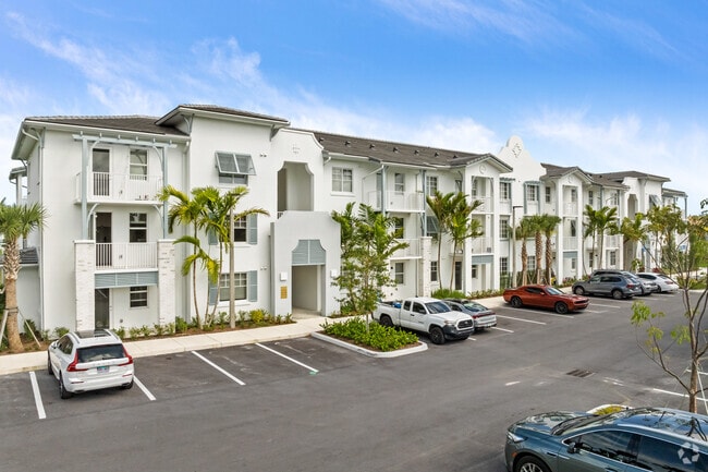 POLO RALPH LAUREN　　BEACH　Apartment Polo Glen Apartment Homes - Plantation, FL | ForRent.com