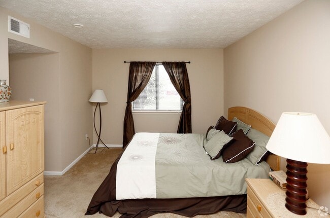 Photo - English Village Apartments