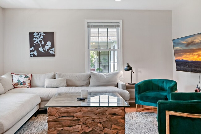 Photo - 2021 Washington Blvd Unit ID1395512P