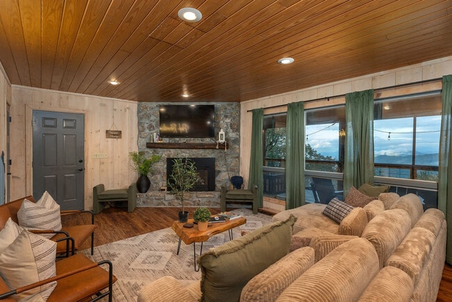 Building Photo - 401 Lookout Dr Unit ID1044301P