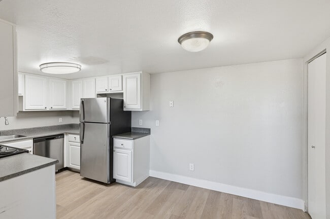 Meals and memories come together in your dining room. - Avens Point