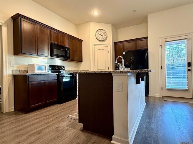 Photo - 40087 Trace Ave