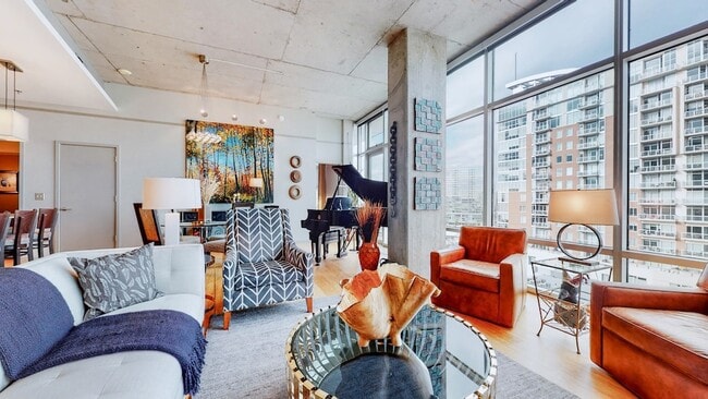 Building Photo - 700 12th Ave S Unit 905