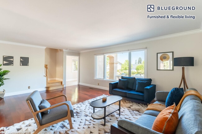 Building Photo - 120 Belvue Dr