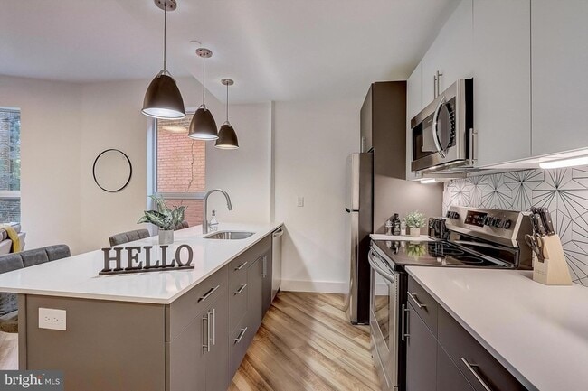Photo - 3029 W Glenwood Ave Unit 207