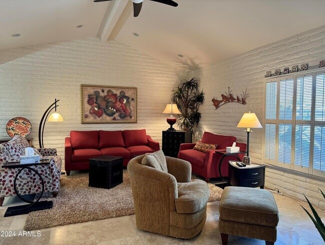 Photo - 4800 N 68th St