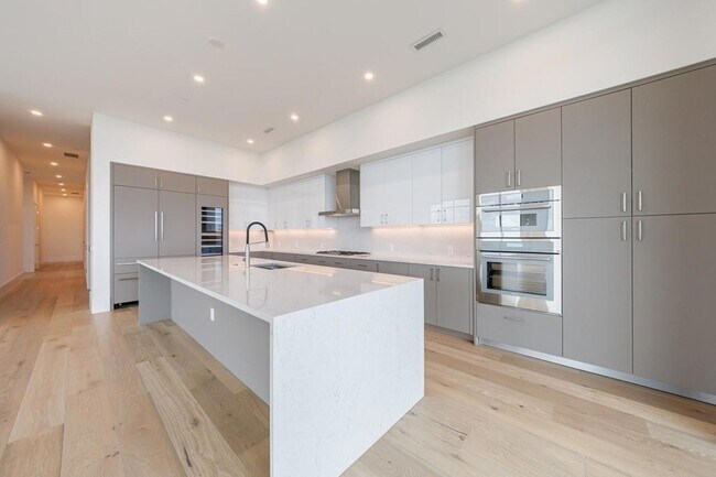 Photo - 2425 Peachtree Rd Unit 1806