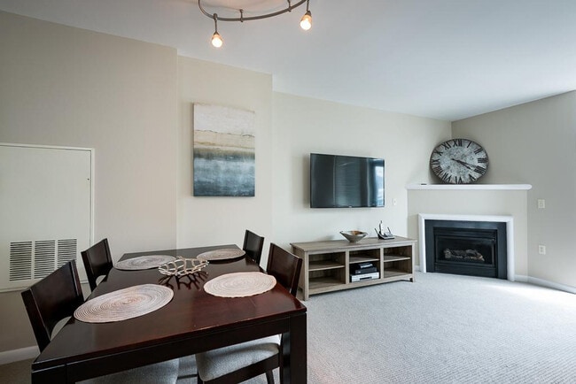 Photo - 851 N Glebe Rd