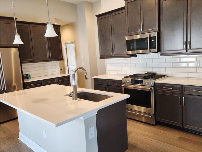 Photo - 12569 Oak Hill Way
