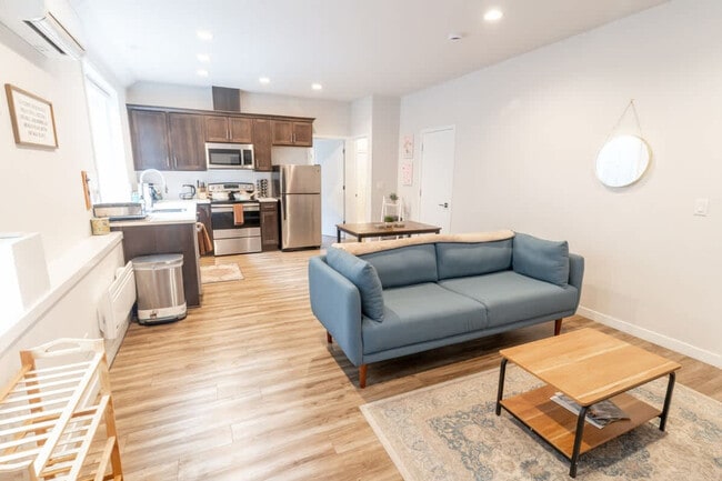 Building Photo - 5177 NE 14th Pl Unit ID1271934P