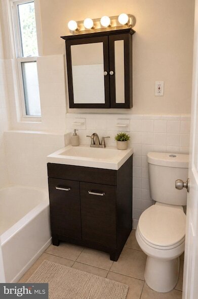 Photo - 63 Galveston Pl SW Unit 3