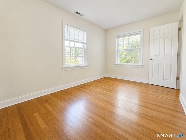 Photo - 47 E Maple St