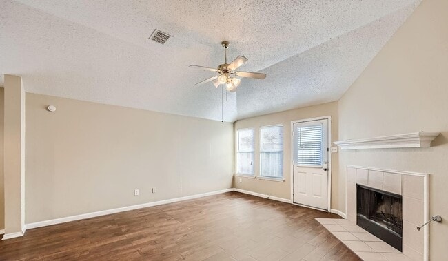 Photo - 2210 Sumac Dr