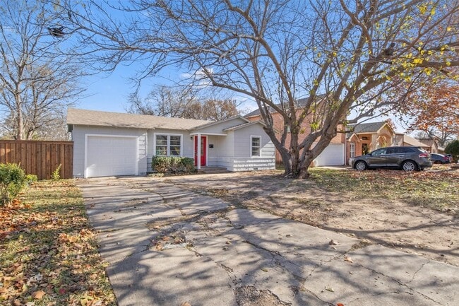 Photo - 320 NE 31st St