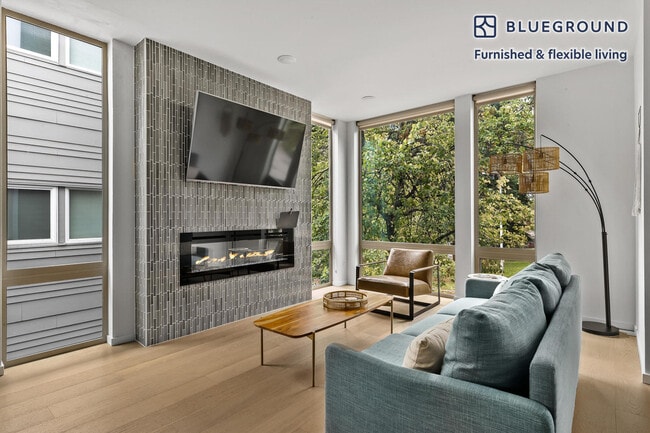 Photo - 210 20th Ave S