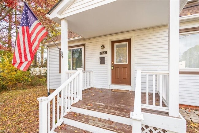 Photo - 3537 Buckingham St