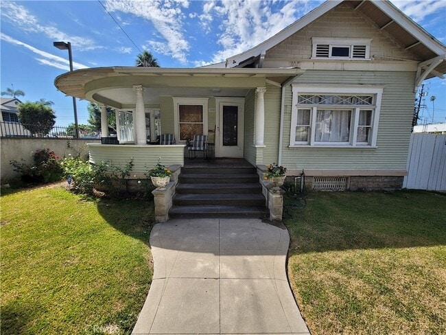 Building Photo - 1820 N Bush St