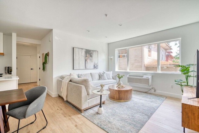 Photo - 4980 N Vancouver Ave Unit ID1309835P