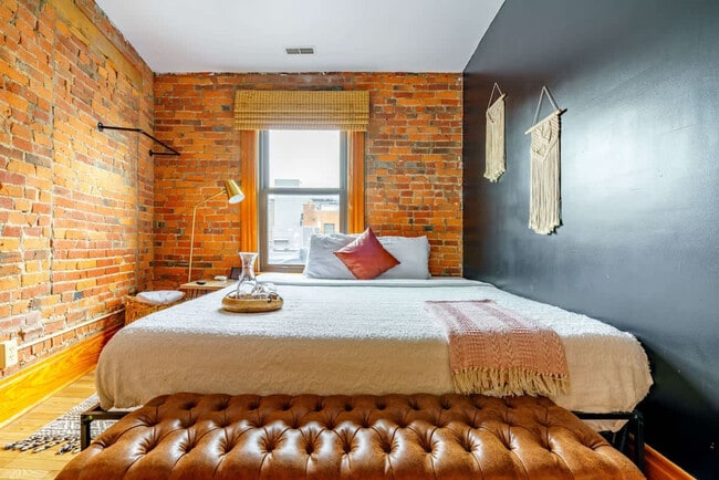 Photo - 1180 N High St Unit ID1265610P