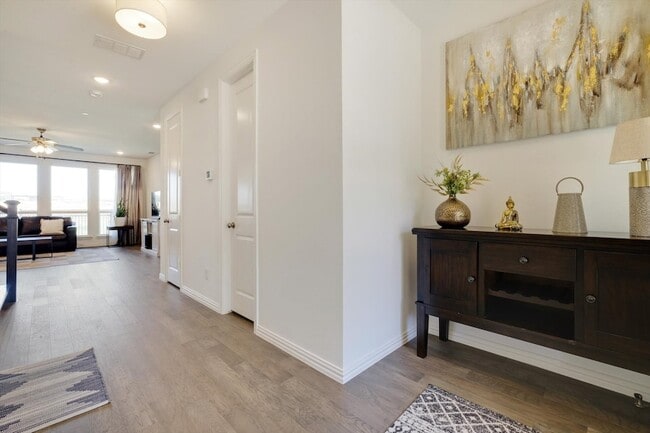 Photo - 205 Somerset Dr