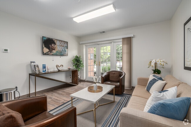 Leasing Office Lounge - Hidden Village Apartments