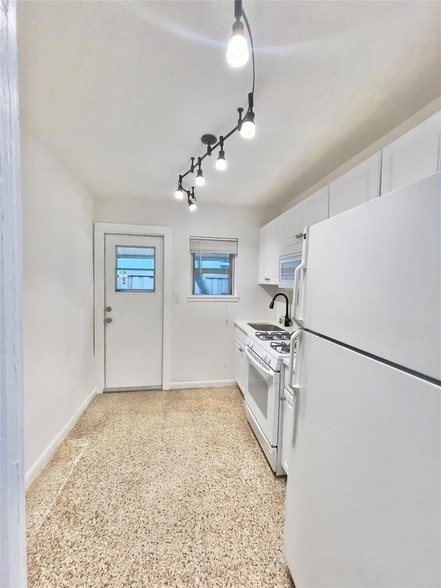 Photo - 1614 NE 7th St