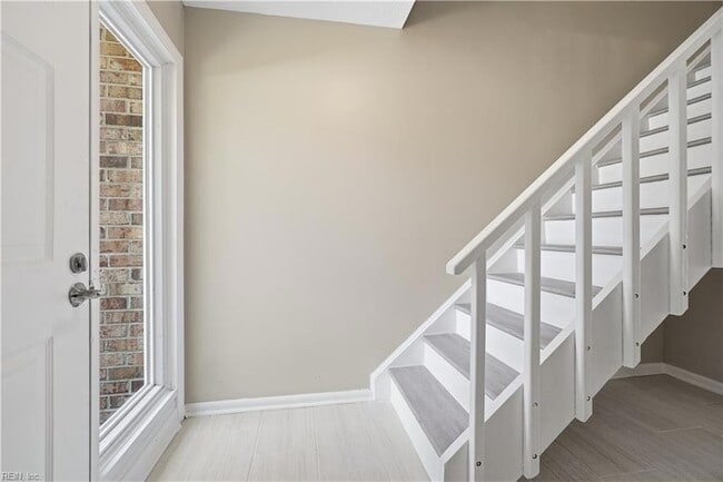 Photo - 125 Tower Dr