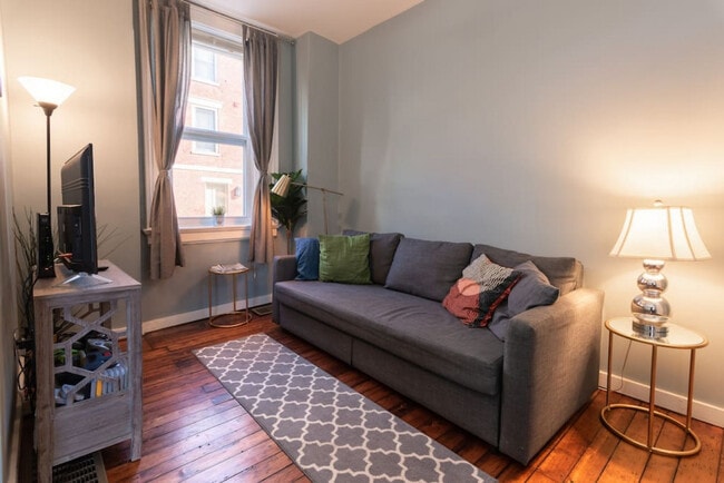 Building Photo - 1428 Sycamore St Unit ID1056023P