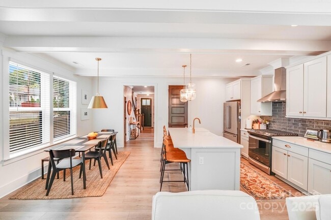 Photo - 1613 N McDowell St