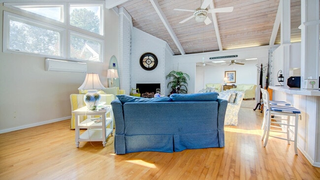 Photo - 94 Whiting Ln Unit ID1253460P