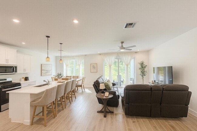 Photo - 14406 SW Skye Dr